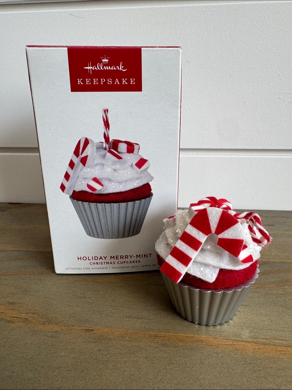 Hallmark | Christmas Cupcakes #13: Holiday Merry-Mint (2022) - Keepsake Ornament